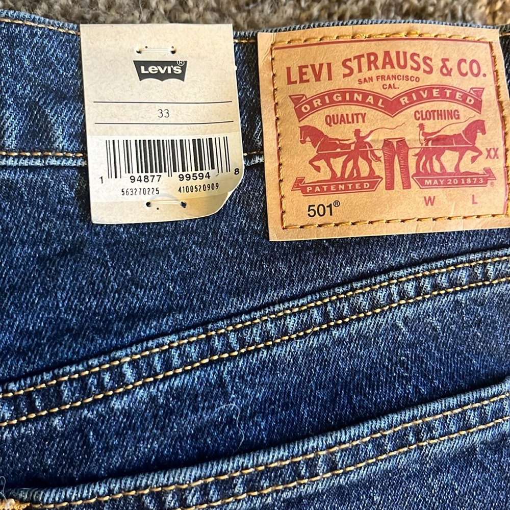 Levi’s 501 Shorts - Picture 7 of 16